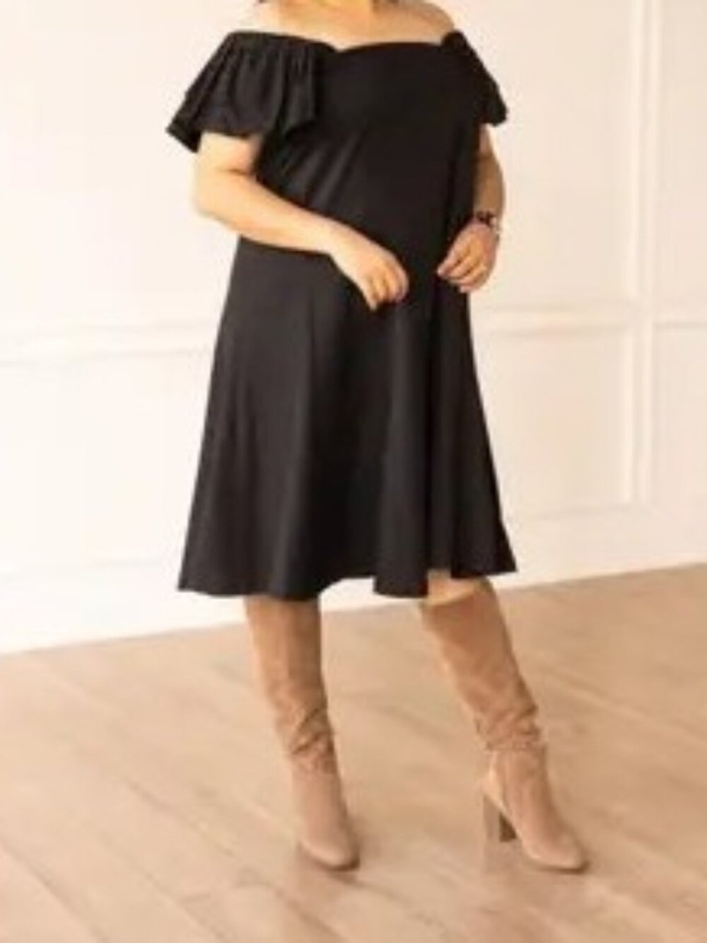 The Stella Black Linen Versi Dress: Black